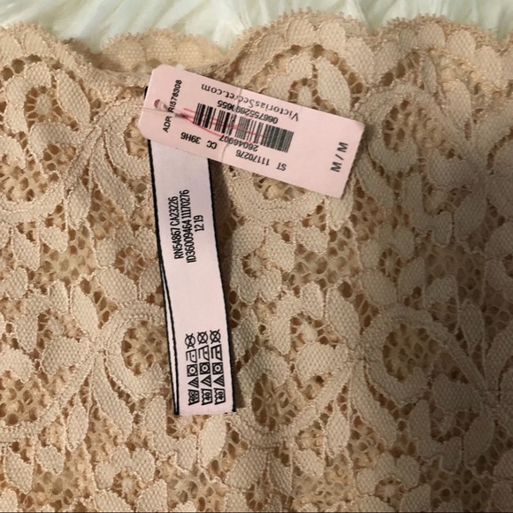 Victoria’s Secret 34F & Medium High Waist Thong Unlined Demi Lace Bra Set 34DDD - Picture 8 of 8